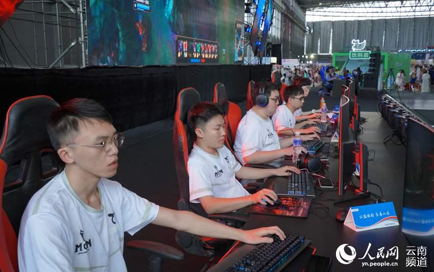 4次助攻和 4次助攻和