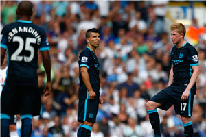 队友直塞吃 队友直塞吃